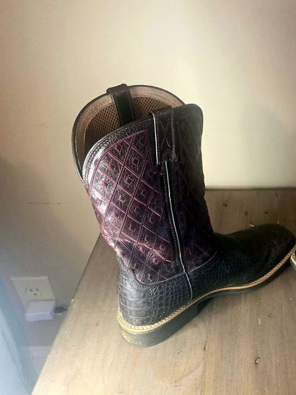 Twisted X Women's Cowboy Boots Burgundy Brown Croc Embossed Leather Size 8.5